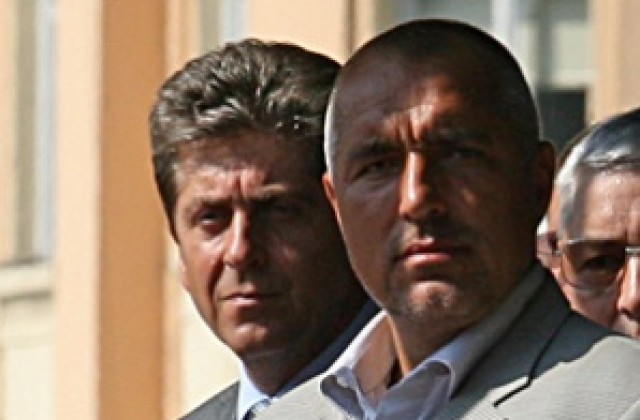 Бивш благоевградски съветник включи в клип Първанов и Борисов
