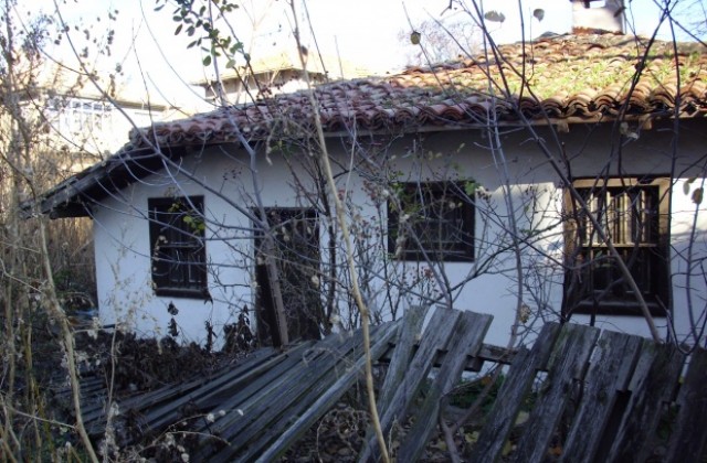 Домът на Будевска се руши, държавата отказа 15 000 лева за ремонт
