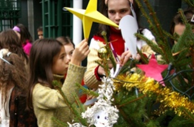 Още дарения за „Българската Коледа”