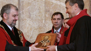 Проф Биолчев По високо от наградата на СУ за литература