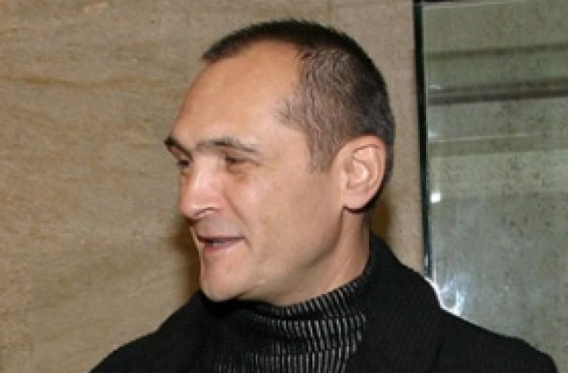 Васил Божков иска да укрепва бреговете на Чая