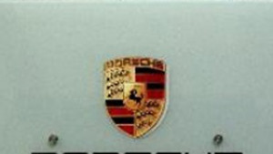 Продажбите на Porsche намаляват