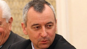 Пирински дарява допълнителното си възнаграждение