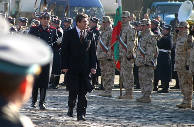 Първанов иска законодателни промени за българските контингенти