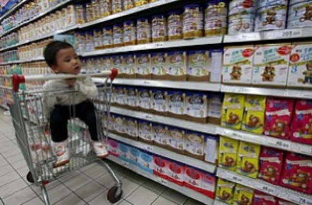 В Китай съдят отговорни за заразеното с меламин мляко