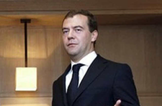 Медведев подписа закона, удължаващ президентския мандат