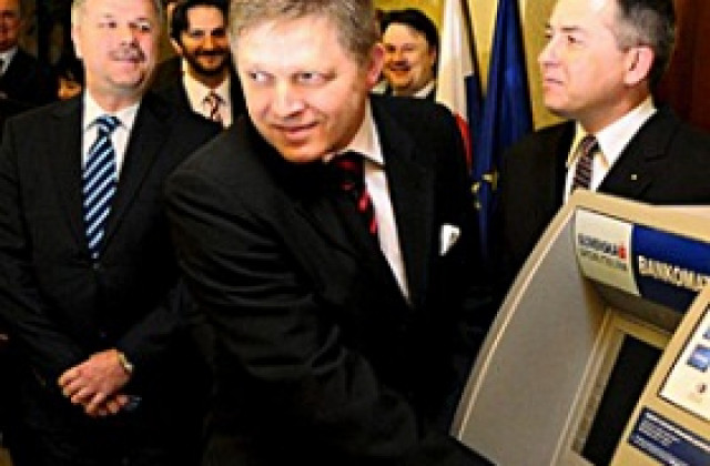 Словакия става първата източноевропейска страна, приела еврото