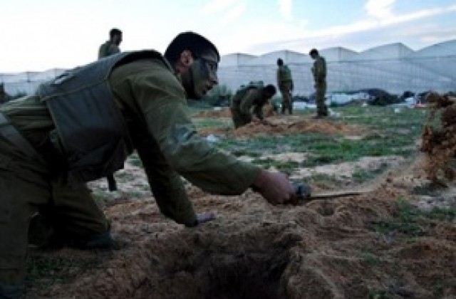Израелски танкове и хеликоптери се насочиха към бастиона на Хамас