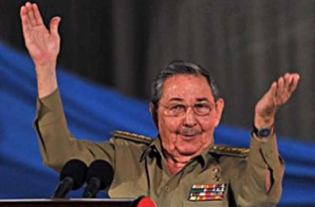 Раул Кастро прогнозира тежки времена за Куба