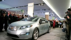 GM обеща по малки и по ефективни автомобили