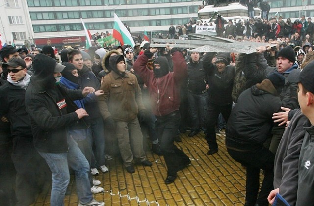 Властта изпадна в паника според организаторите на протеста