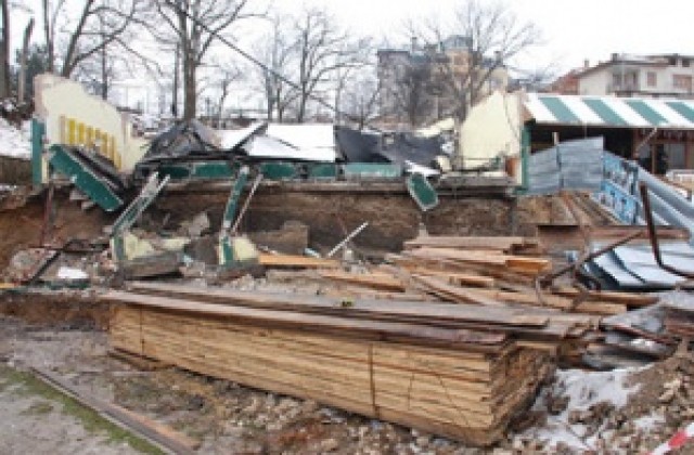 Срути се сградата на клуба по щанги Добрич
