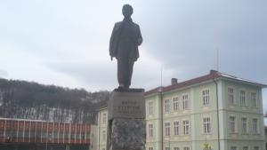 Искат премахването на паметника на Митко Палаузов в Габрово