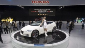 Honda съкращава хиляди работни места
