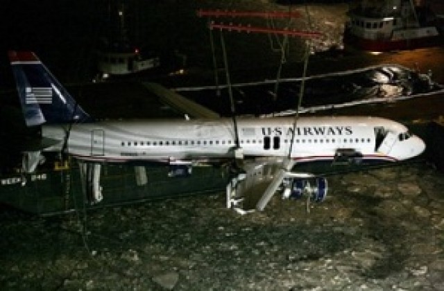 Българин бил в самолета, паднал в река Хъдсън