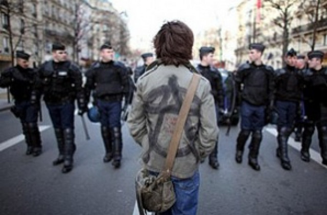 Франция засилва мерките за сигурност