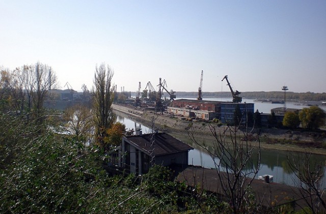 Потънал кораб замърсява Дунав
