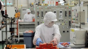 Японското промишлено производство се сви рекордно