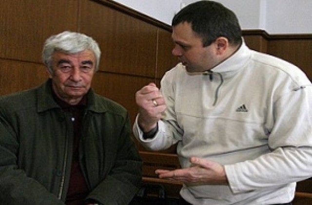 Съдът отложи делото за смъртта на убиеца на Луканов