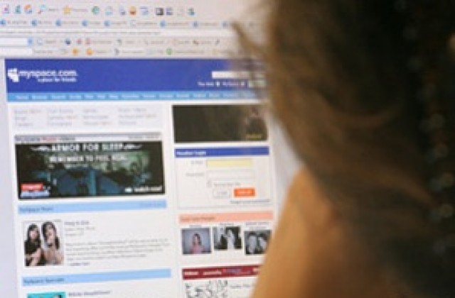 MySpace изхвърлил 90 000 регистрирани секс престъпници