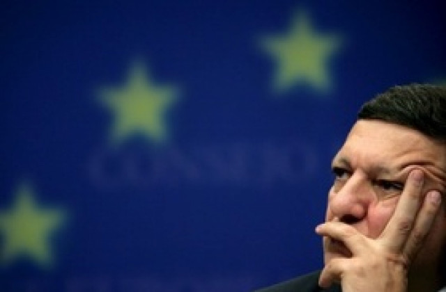Барозу: Еврото е щит срещу кризата