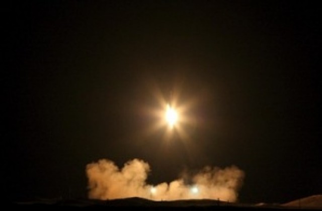 Здравей, Космос . . . тук е Иран