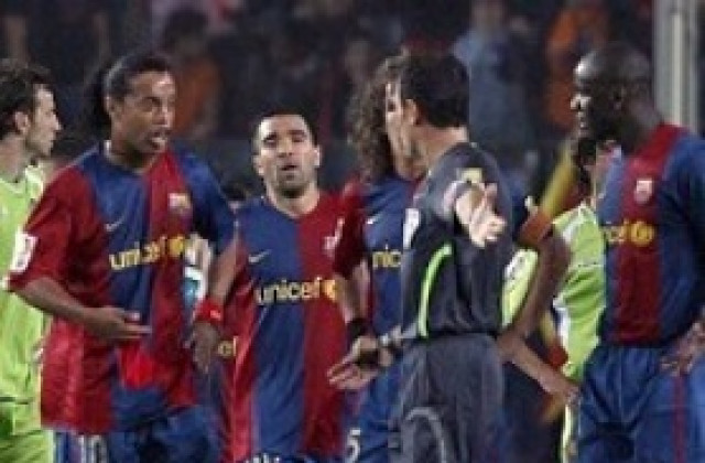 Испански рефер нападна медиите след получени смъртни заплахи