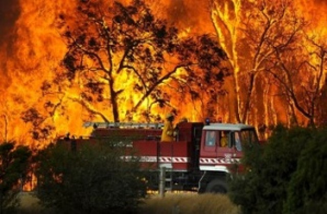 Десетки пожари бушуват в Югоизточна Австралия