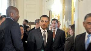 Барак Обама е новак и това му личи