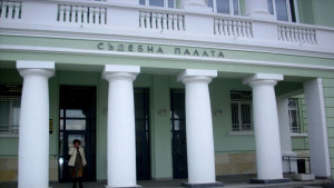 Екстрадират мъж от Шуменско във Франция обвинен е в сводничество