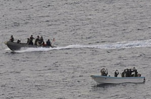 Заловиха пирати, опитали се да отвлекат кораб в Аденския залив