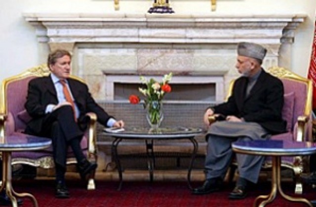 Хамид Карзай се срещна с американския пратеник Ричард Холбрук