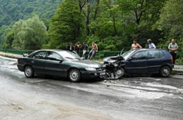 18 ранени в катастрофи през денонощието