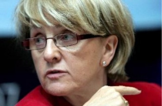 Еврокомисарката Данута Хюбнер ще участва в изборите за ЕП