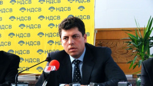 Велчев Предпазното споразумение с МВФ не е кредит