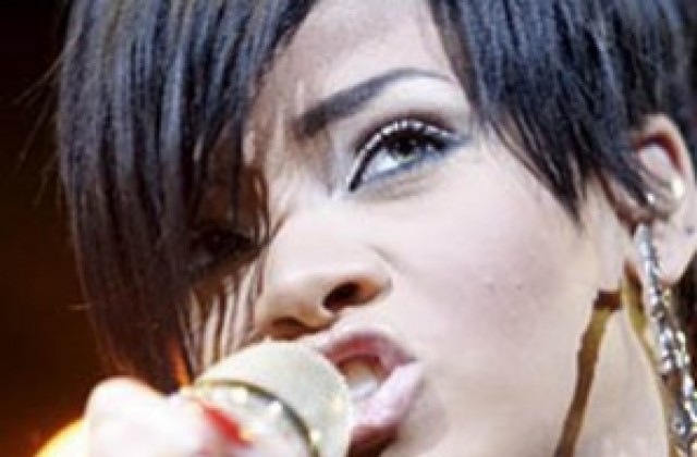 Риана и Крис Браун ще се срещнат в съда