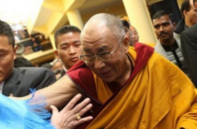 Далай Лама обвини Китай в брутална разправа с демонстранти в Тибет