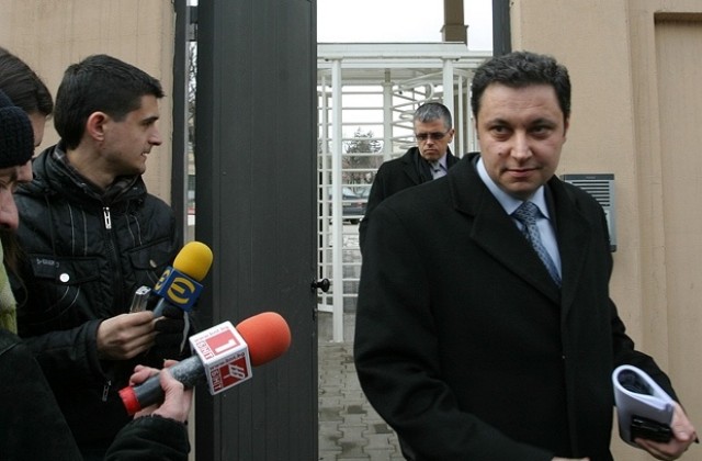 Яне Янев докладва пред Петко Сертов за сигнали за радикален ислямизъм