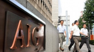 Гейтнер AIG да върне парите платени като бонуси