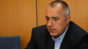 Борисов заравя томахавката с левите заради спрените евросредства