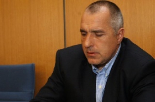 Борисов заравя томахавката с левите заради спрените евросредства?