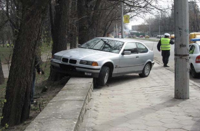 БМВ катастрофира в Шумен