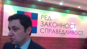 Яне Янев погва грабливи държавни чиновници