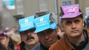 Металурзи плашат с протести до окончателно решение за съдбата на