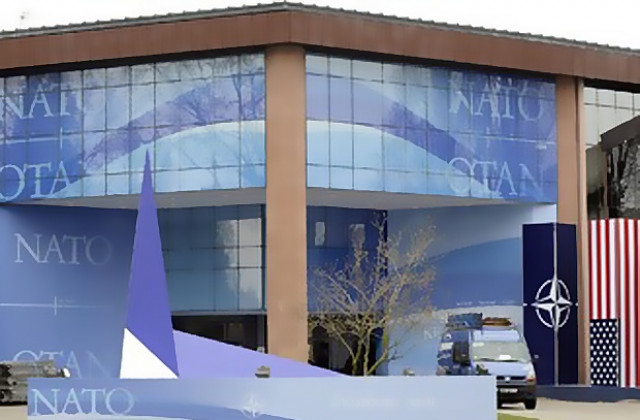 НАТО на 60 години