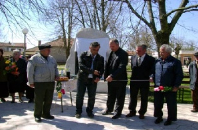Паметник на загиналите във войните бе открит в Българево