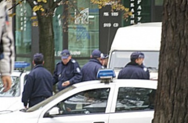 Наказаха полицейски служители след проверка на служби за корупция