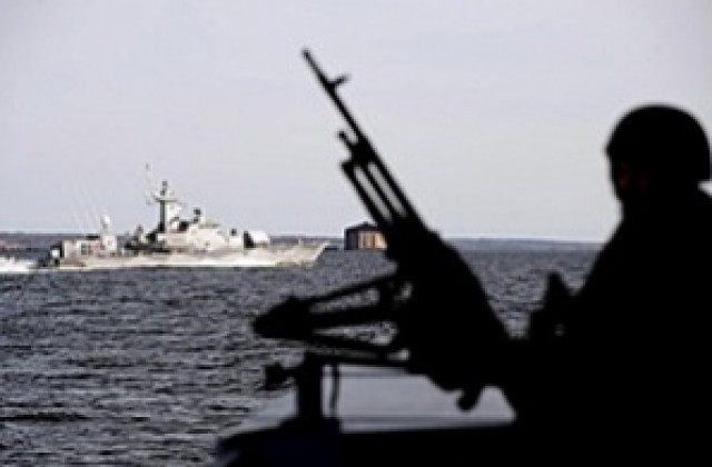 16 българи отвлечени от пирати край Сомалия