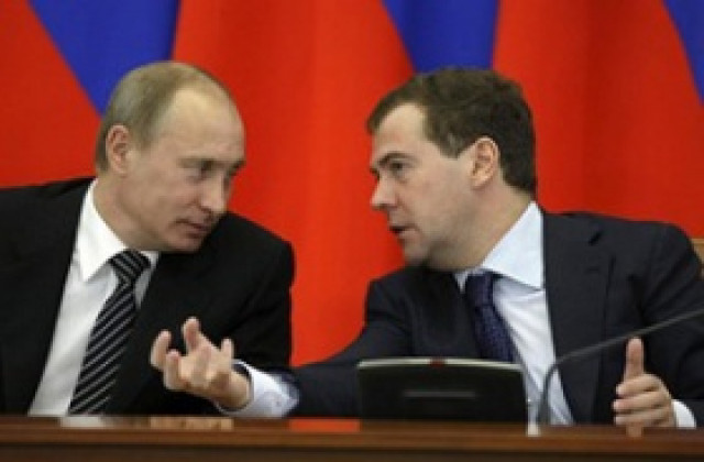 Путин получава повече от Медведев