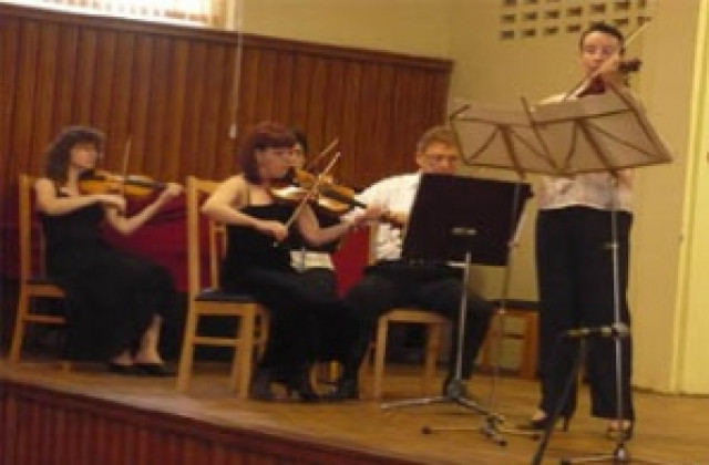 Великденски концерт за флейти в Разград